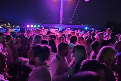 Hamborg Offentlig Partybåd (5 timer!) image 1