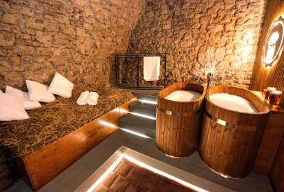 Krakow Bryster og ølbad image 1