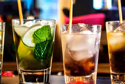 Prag Klubaften i Prag - Nebe club - bord med ubegrænsede cocktails image 7