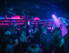 Prag Klubaften i Prag - Nebe club - bord med ubegrænsede cocktails image 4