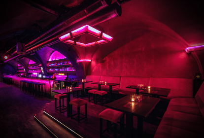 Prag Klubaften i Prag - Nebe club - bord med ubegrænsede cocktails image 3