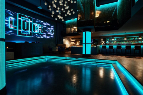 Free Skip the Line Entry to Nightclub (Lock) With a Bottle of Bubbly and a Table