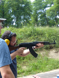 Kalashnikov skydning Krakow