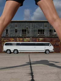 Strip Bulli Limousine Berlin