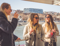Budapest Ubegrænset Booze Cruise image 4