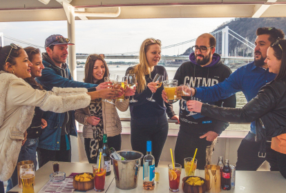 Budapest Ubegrænset Booze Cruise image 1
