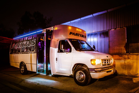 Partybus med Poledancer