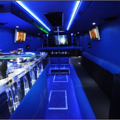 2vX43lRPC3JdGXKRaEEvxh-partybus-prague-2.jpg image 2