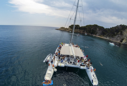 Barcelona Catamaran Party & BBQ image 3