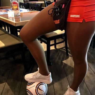 hooters-hamburg.png image 1