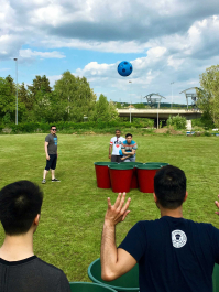 Gigantisk Beer-Pong Prag