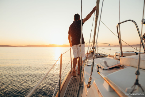 Private sailing boat for small groups until 7 people