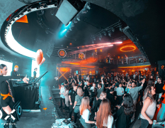 Prag OX Club med bord- og flaskeservice i Silver Zone image 4