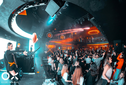 Prag OX Club med bord- og flaskeservice i Silver Zone image 4