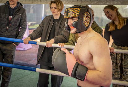 Prag Få bank af en pige image 8