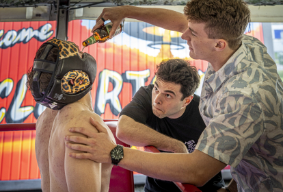 Prag Få bank af en pige image 6