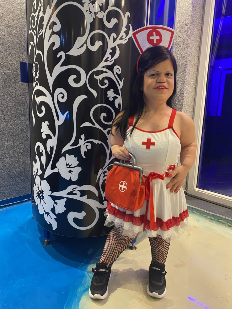 Dwarf Surprise Strip Show