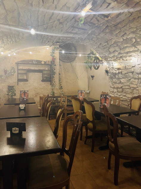 Steak & Strip in Irish Pub