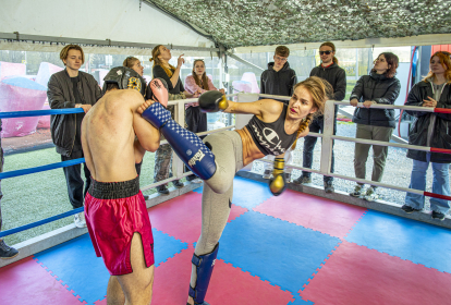 Prag Få bank af en pige image 1